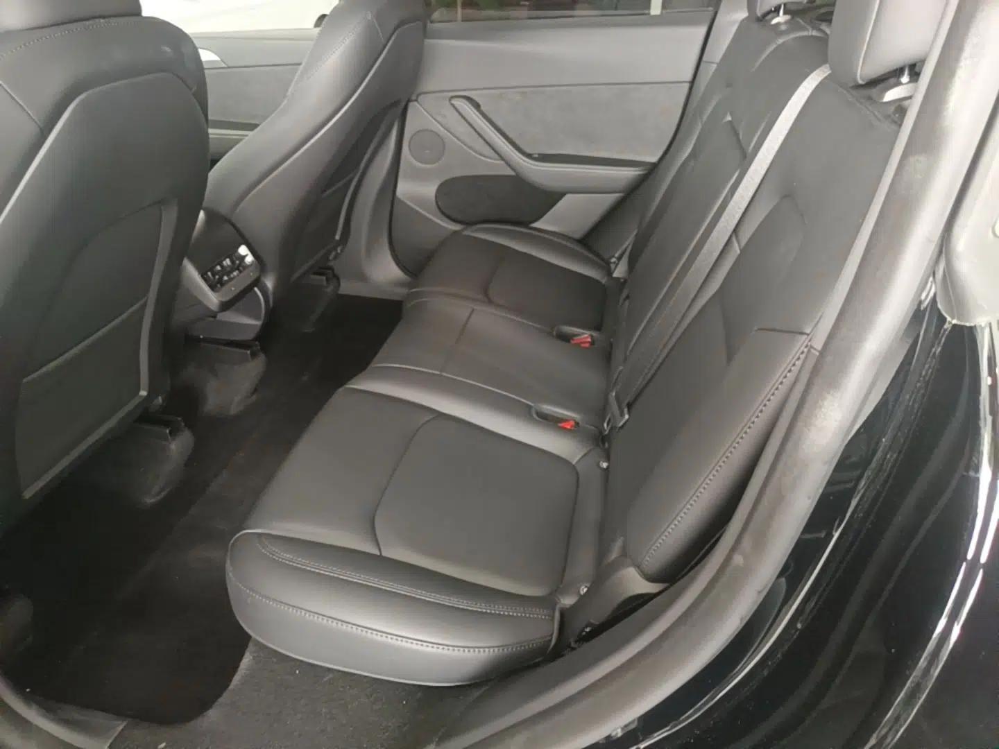 Tesla Model Y 2023 Rear-Wheel-Drive Version — миниатюра 20