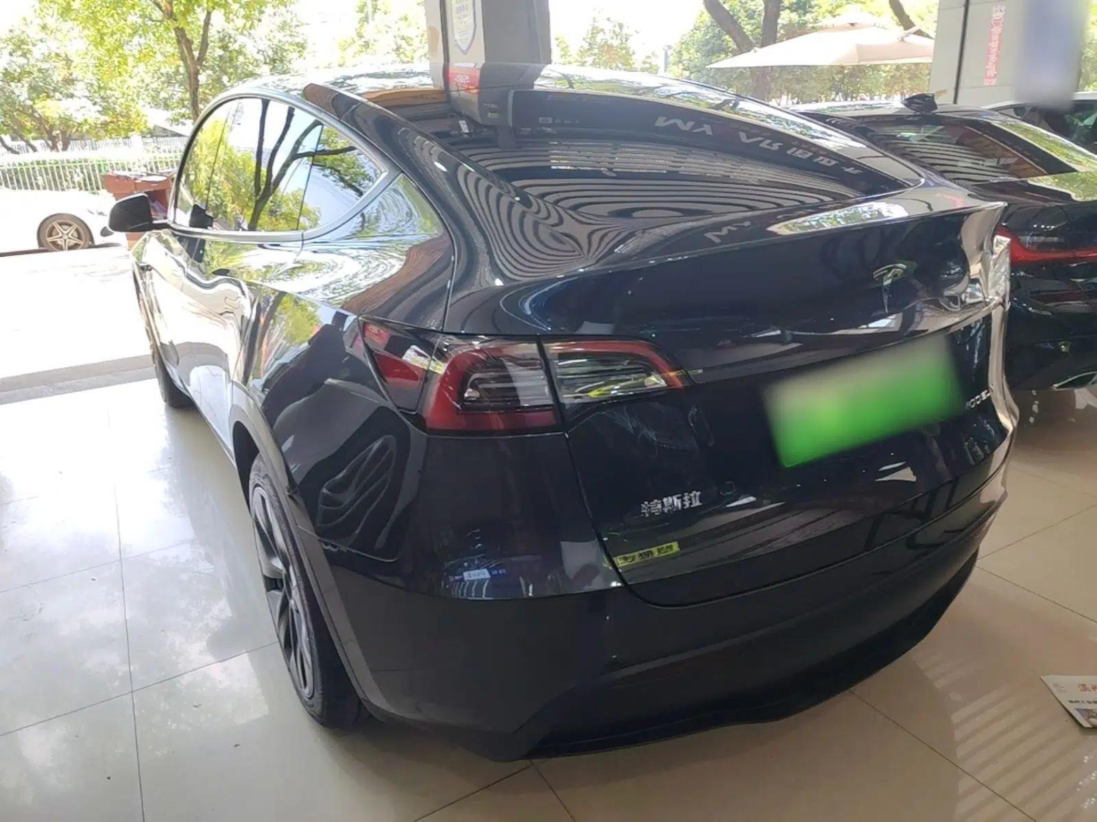 Tesla Model Y 2024 Rear-Wheel-Drive Version — миниатюра 4