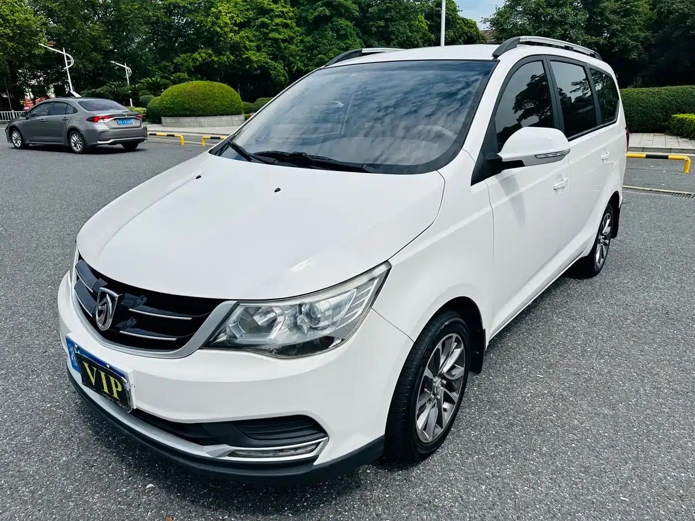 Baojun 730 2019 1.5L Manual Value Edition 7-Seater National VI Emission Standard — миниатюра 1