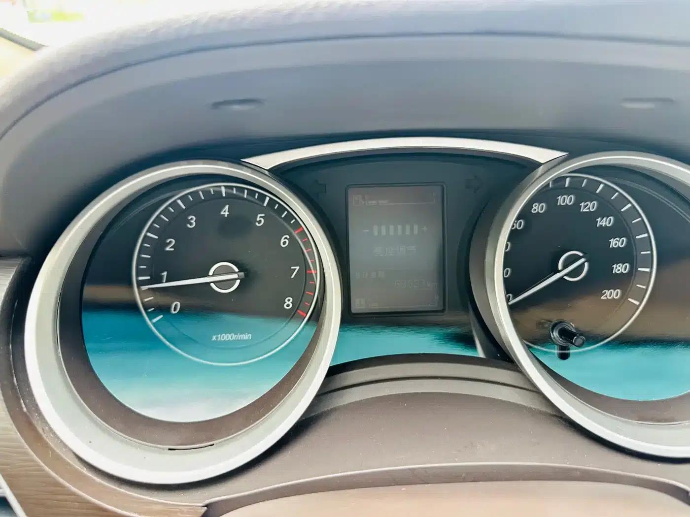 Baojun 730 2019 1.5L Manual Value Edition 7-Seater National VI Emission Standard — миниатюра 13