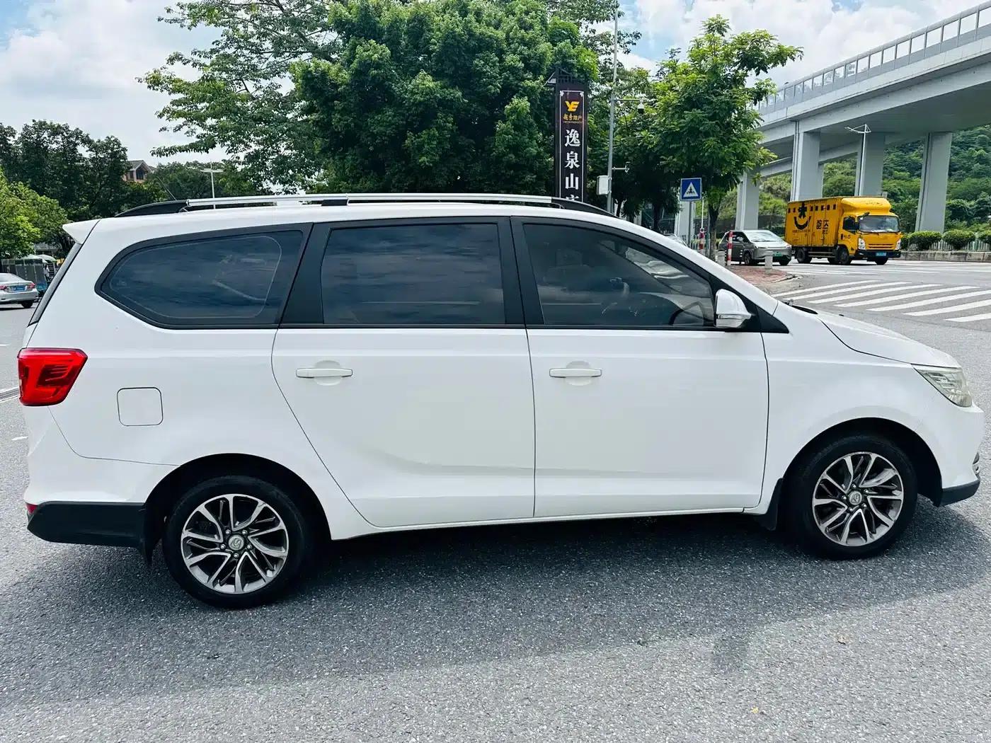 Baojun 730 2019 1.5L Manual Value Edition 7-Seater National VI Emission Standard — миниатюра 5