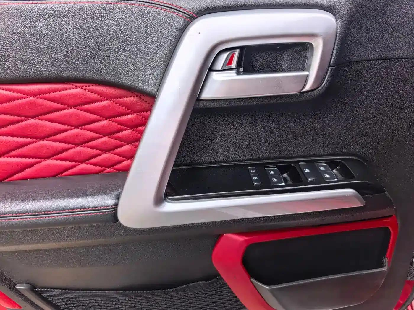 Beijing BJ40 2018 PLUS 2.3T Automatic 4WD Flagship Edition (National V Emission Standard) — миниатюра 10