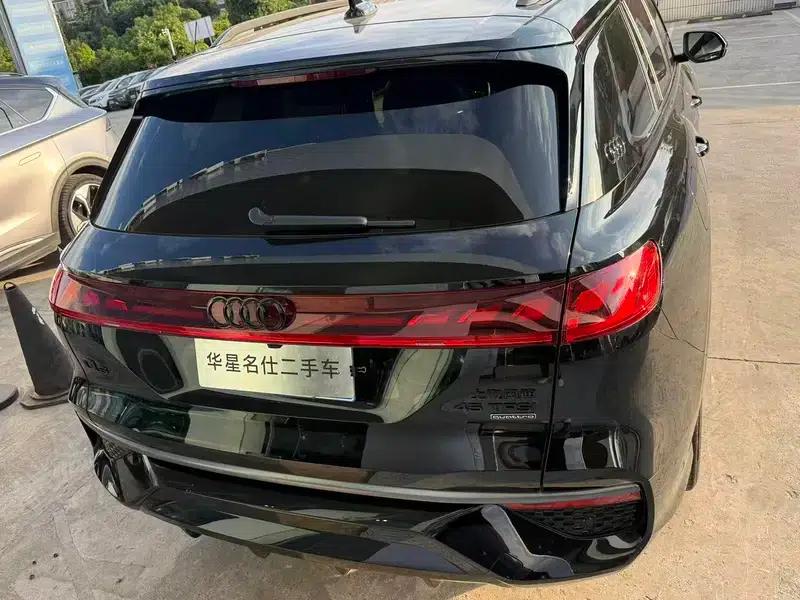 Audi Q6 2024 45TFSI quattro Black Knight Edition Flying Rider Package 6 Seats — миниатюра 4