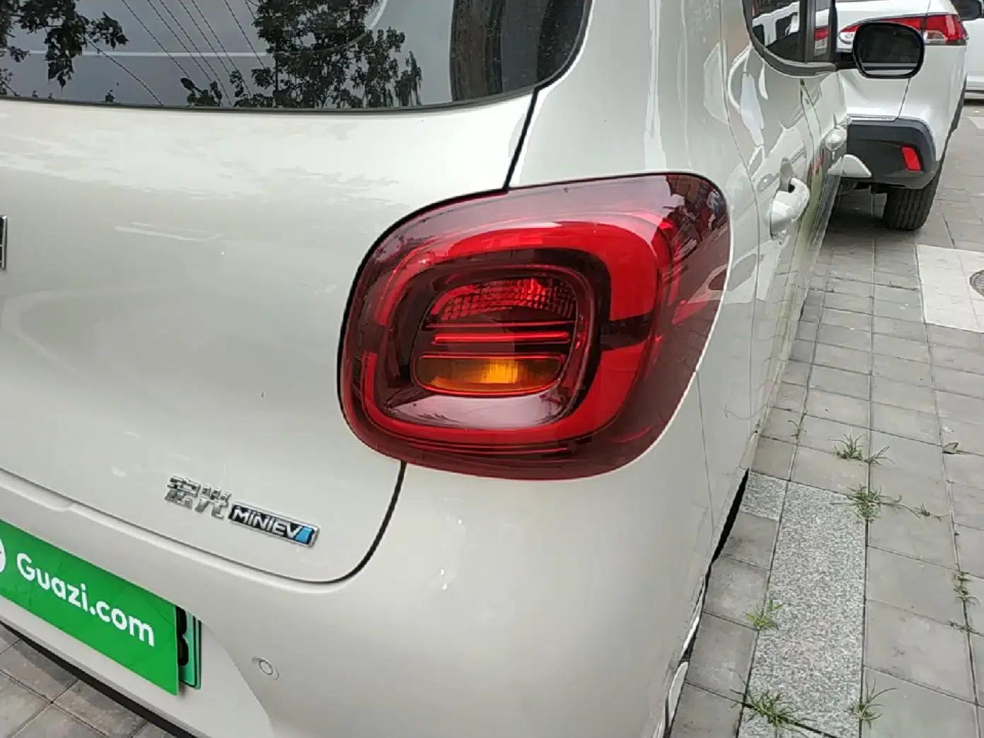 Wuling Hongguang MINIEV 2025 Four-Door Version Advanced Edition — миниатюра 9