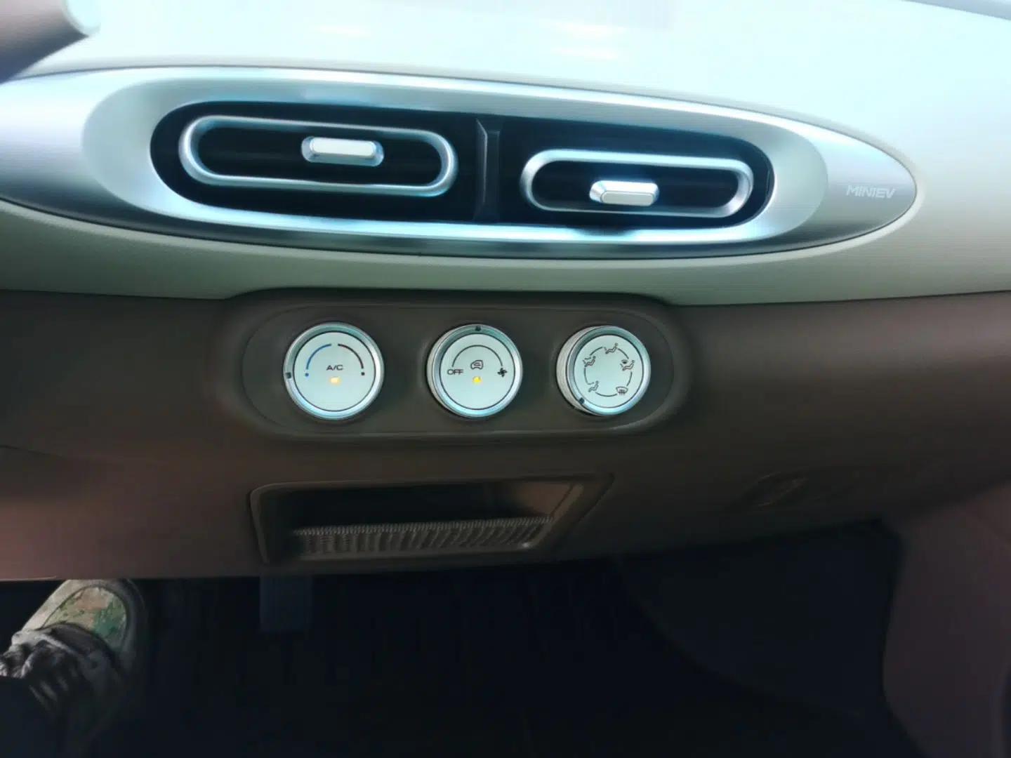Wuling Hongguang MINIEV 2025 Four-Door Version Advanced Edition — миниатюра 15
