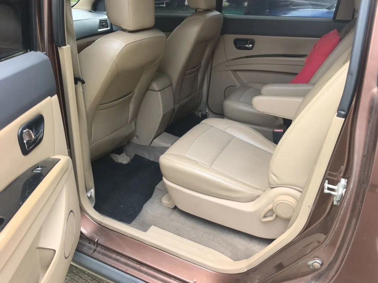 Wuling Hongguang 2014 1.5L S Automatic Comfort Edition — миниатюра 17