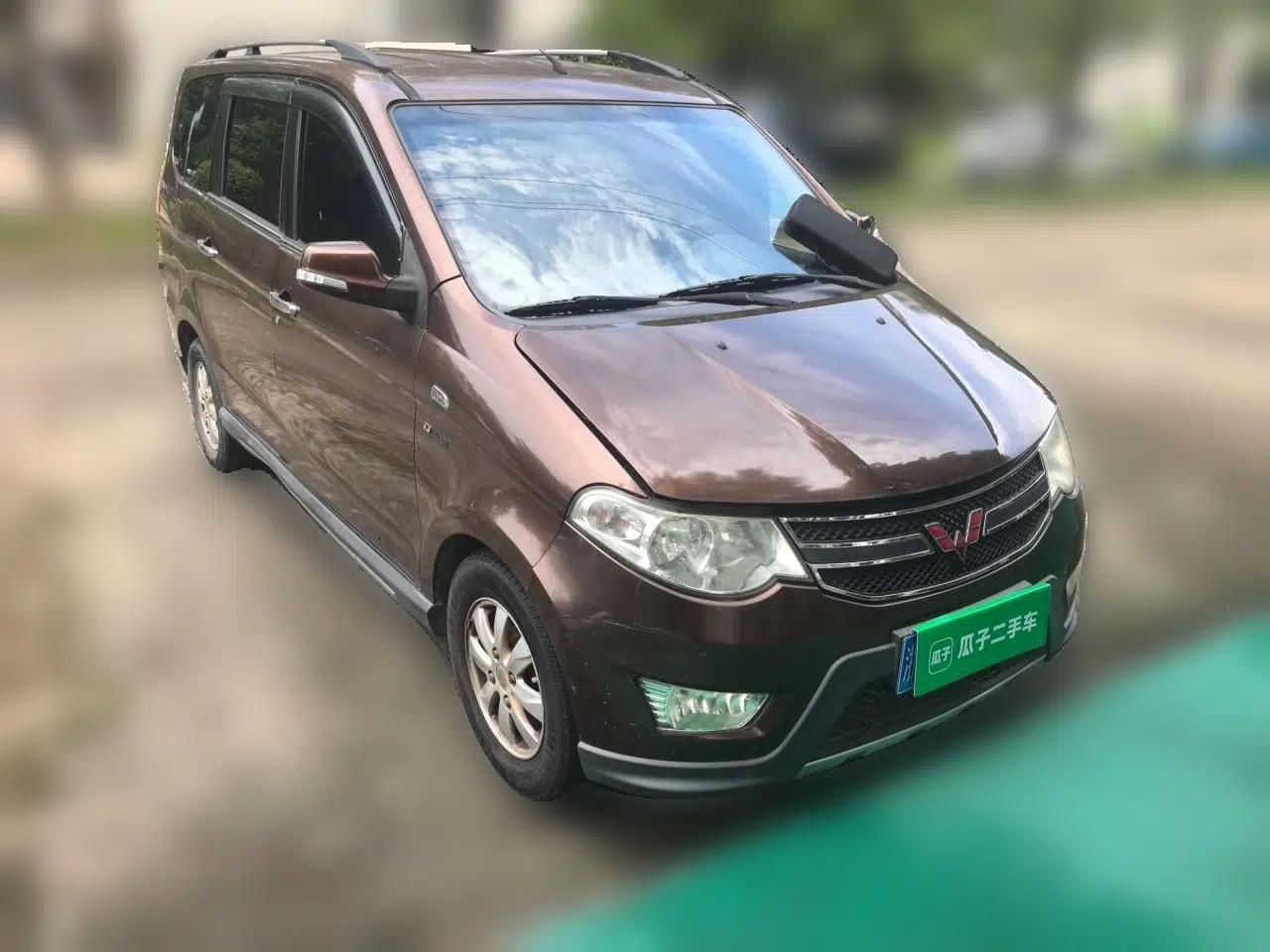 Wuling Hongguang 2014 1.5L S Automatic Comfort Edition — миниатюра 3