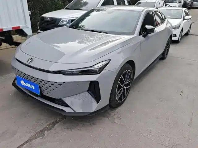 Changan UNI-V Smart Electric iDD 2024 Model Blue Whale Smart Electric iDD 136km Smart Cool Edition