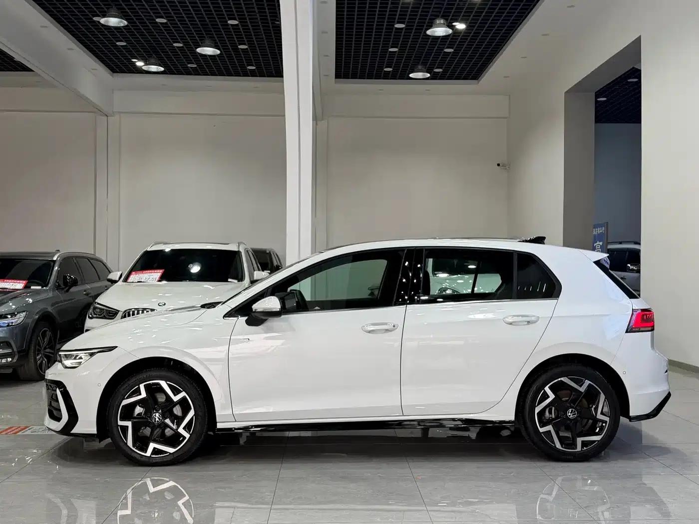 2025 Golf Facelift 300TSI R-Line — миниатюра 15