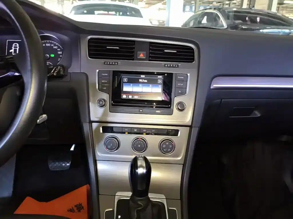 2016 Golf 230TSI Automatic Comfort — миниатюра 13