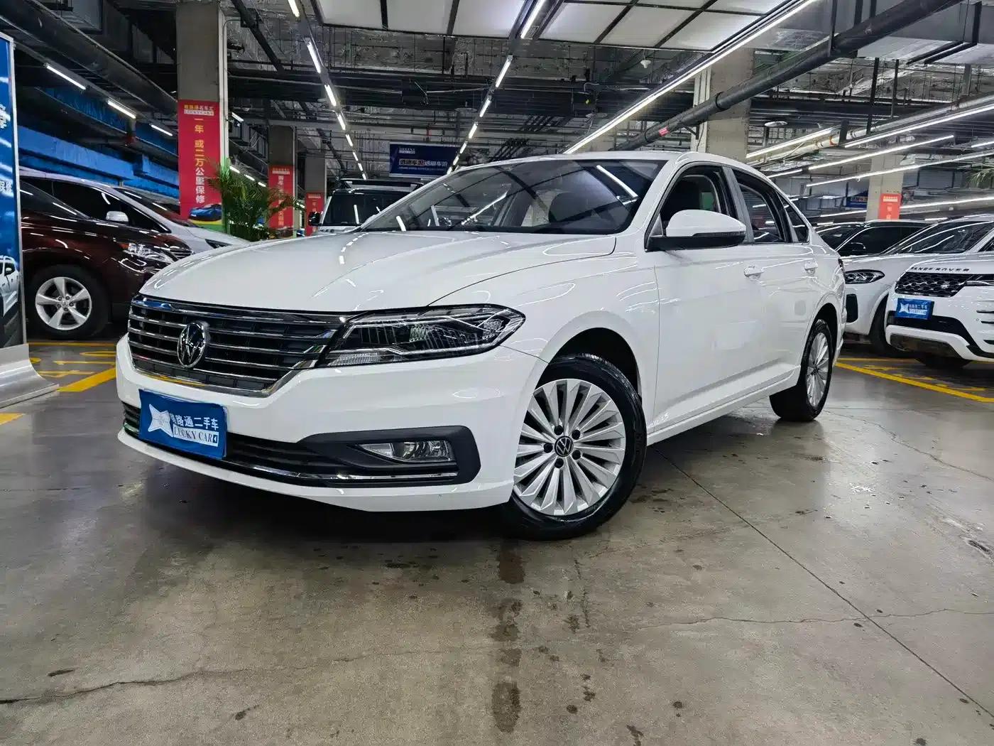 2021 Volkswagen Lavida 1.5L Automatic Vision Edition — миниатюра 1