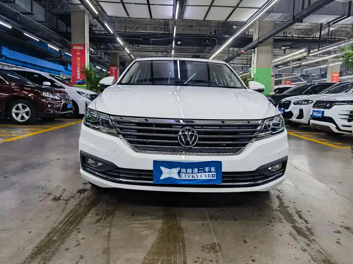 2021 Volkswagen Lavida 1.5L Automatic Vision Edition — миниатюра 2