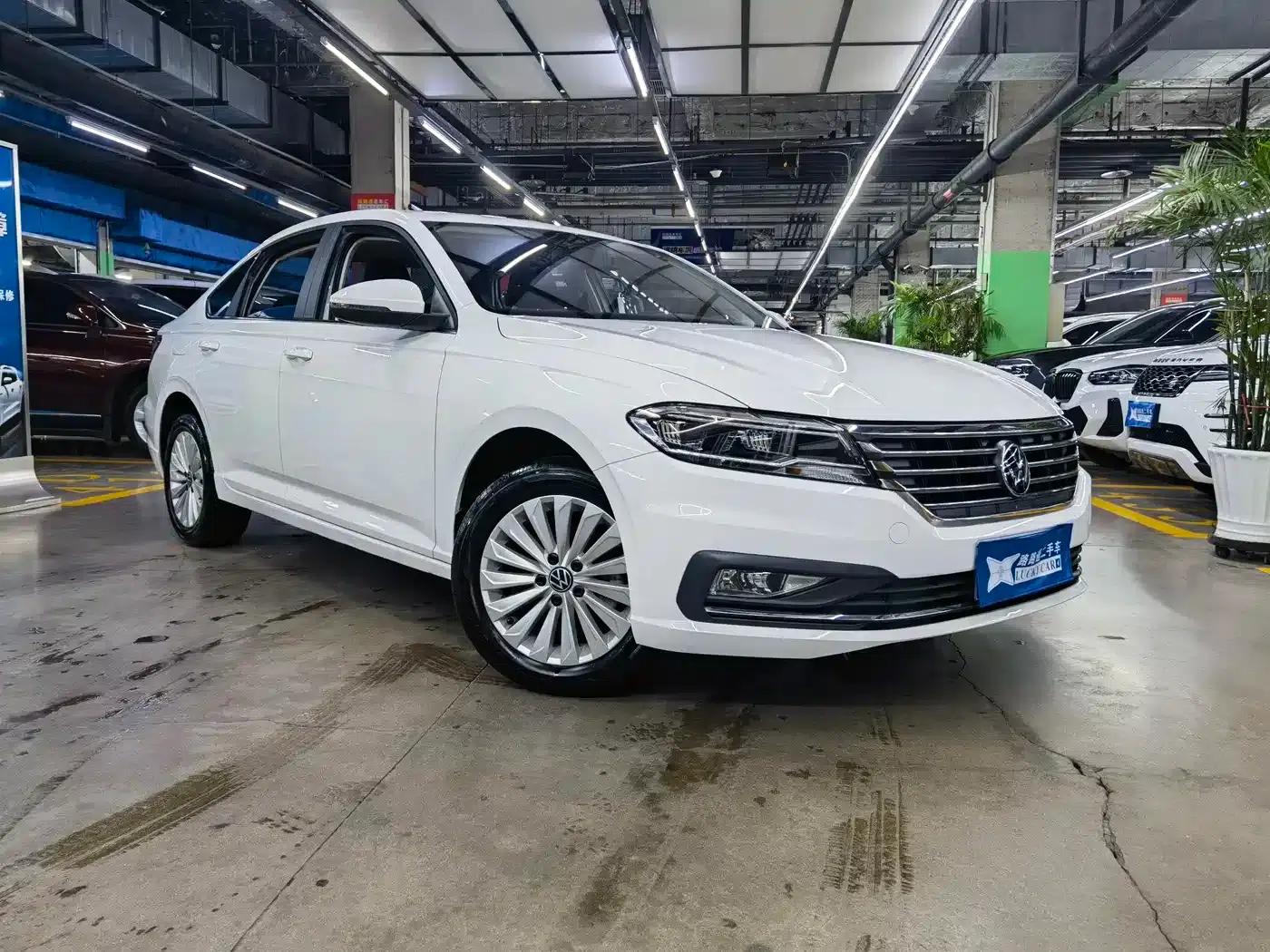 2021 Volkswagen Lavida 1.5L Automatic Vision Edition — миниатюра 3