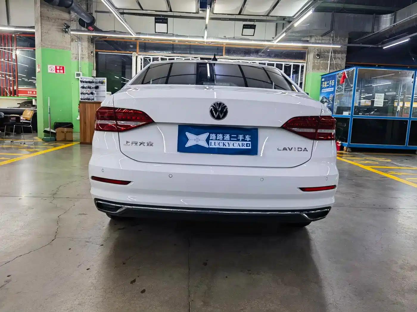 2021 Volkswagen Lavida 1.5L Automatic Vision Edition — миниатюра 5