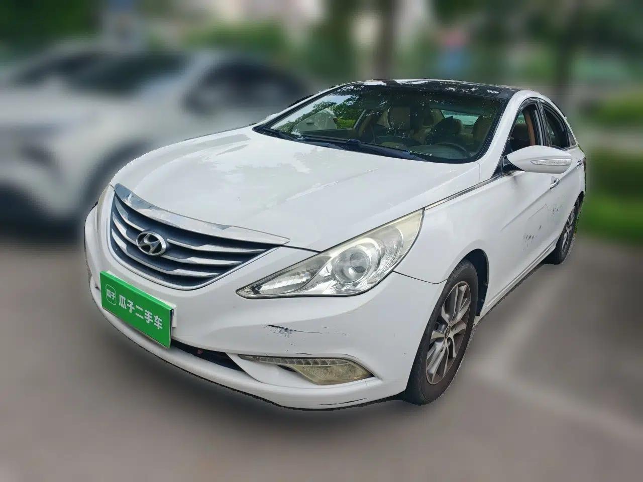 Hyundai Sonata 2013 2.4L Automatic Leading Edition China IV Standard — миниатюра 1
