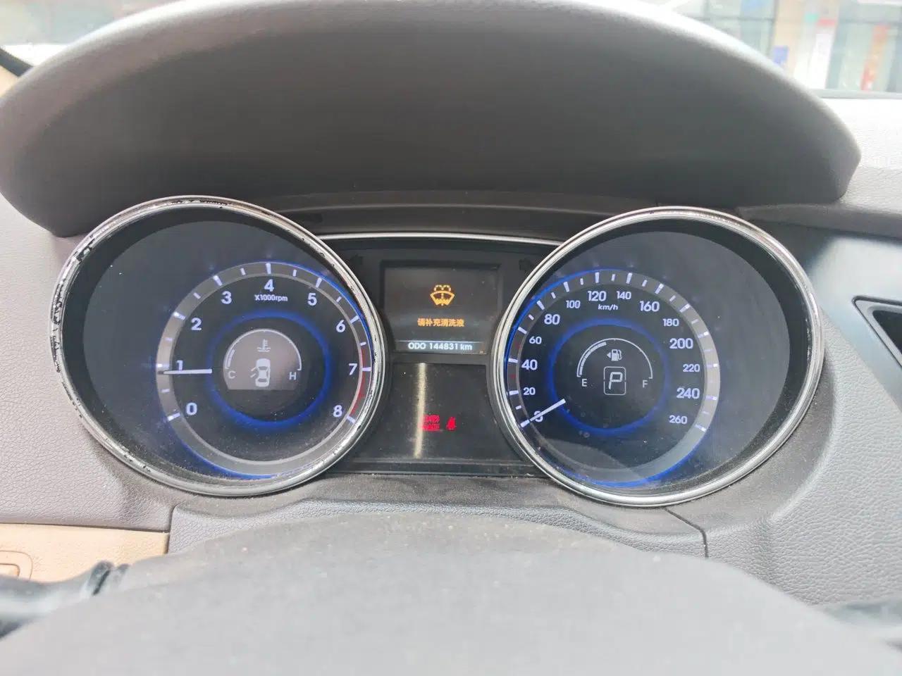 Hyundai Sonata 2013 2.4L Automatic Leading Edition China IV Standard — миниатюра 11