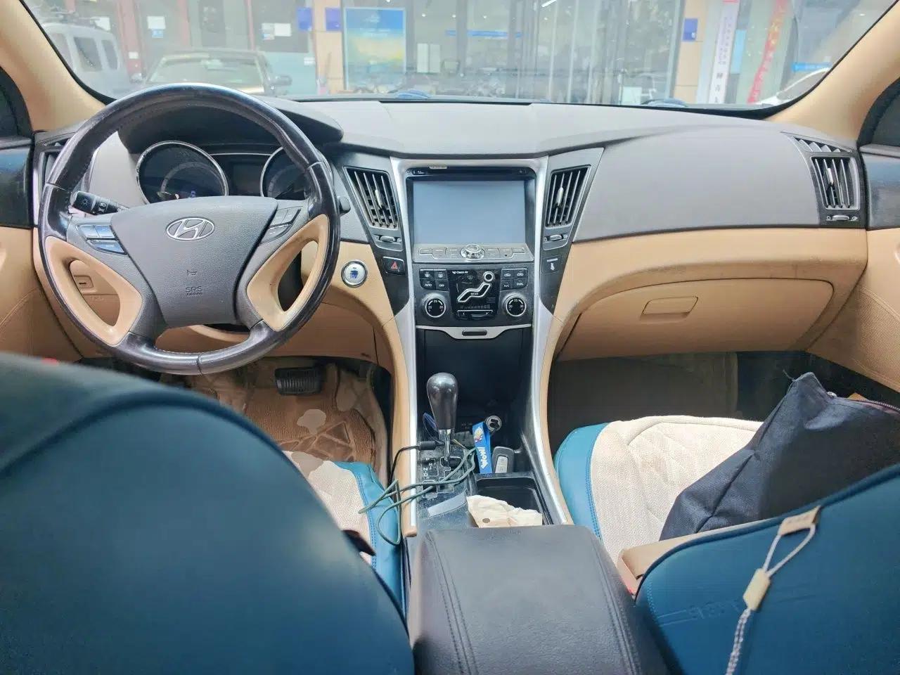 Hyundai Sonata 2013 2.4L Automatic Leading Edition China IV Standard — миниатюра 9