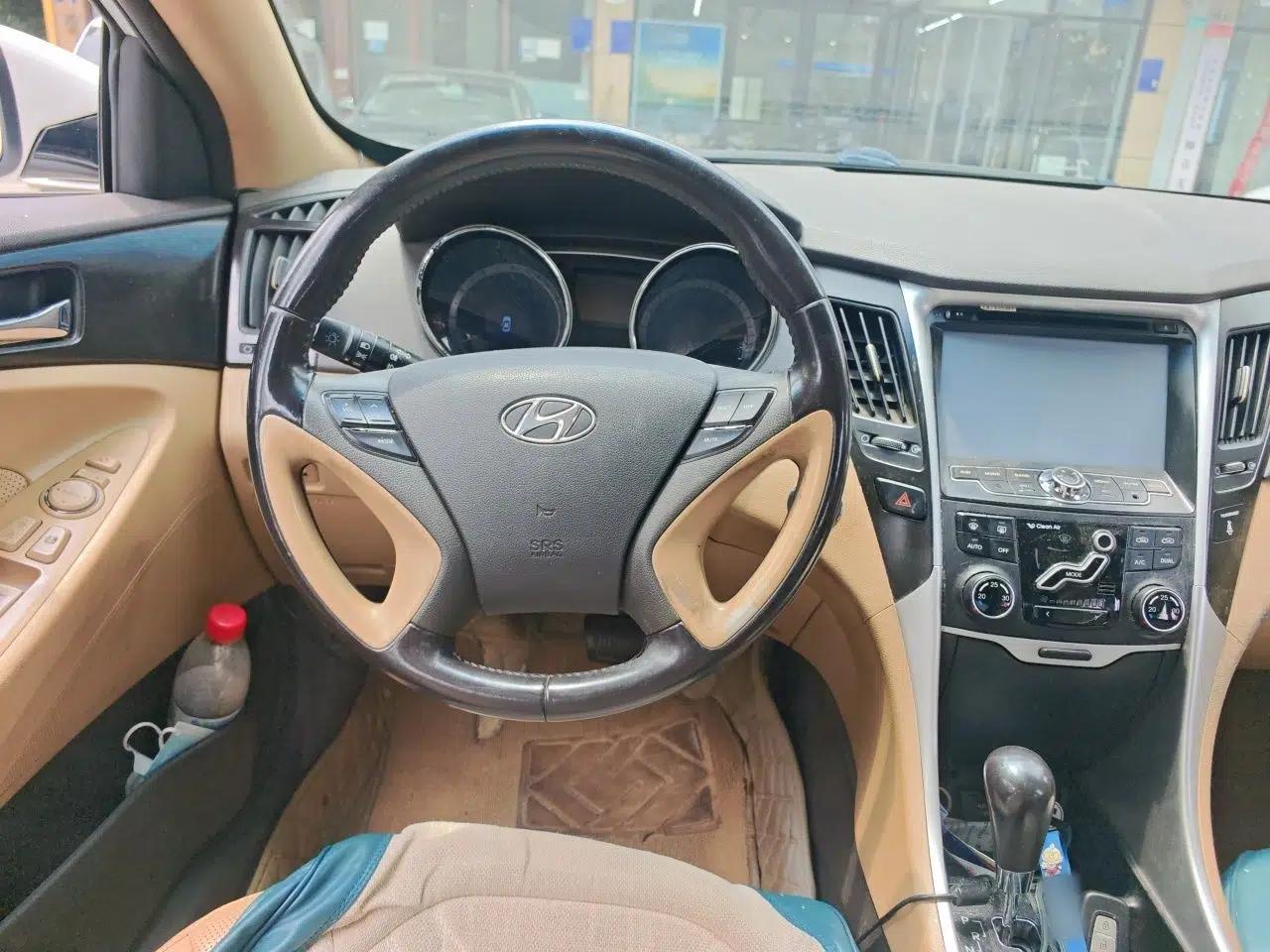 Hyundai Sonata 2013 2.4L Automatic Leading Edition China IV Standard — миниатюра 10