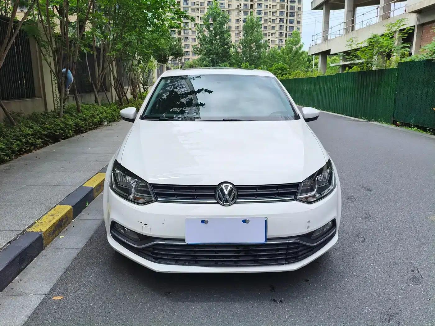 2016 Polo 1.6L Automatic Comfort Model — миниатюра 2