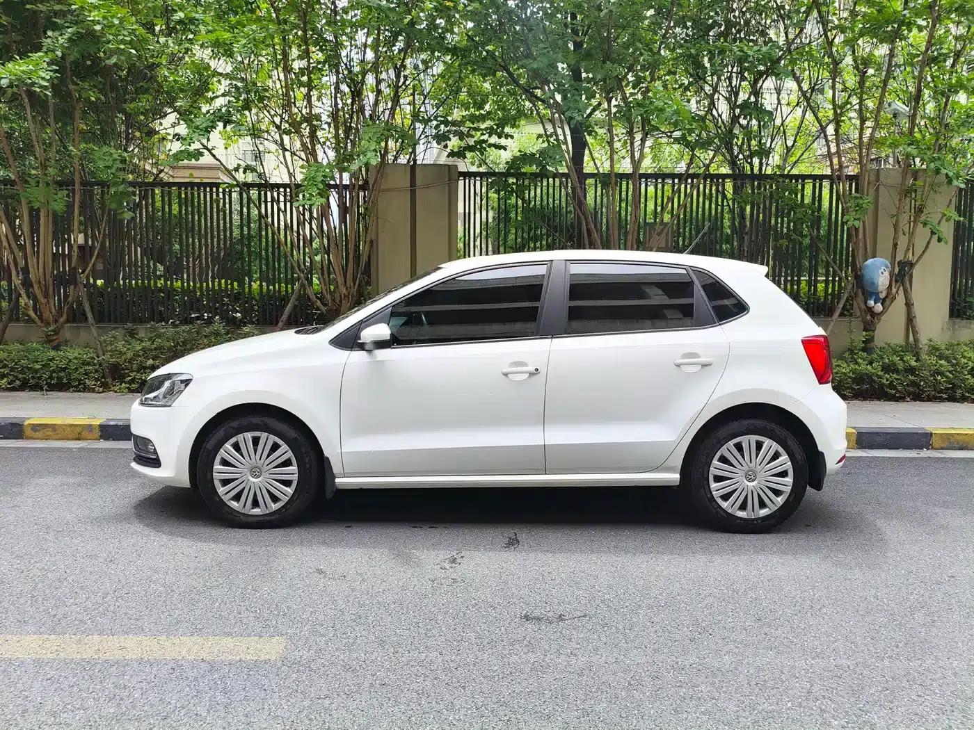 2016 Polo 1.6L Automatic Comfort Model — миниатюра 4
