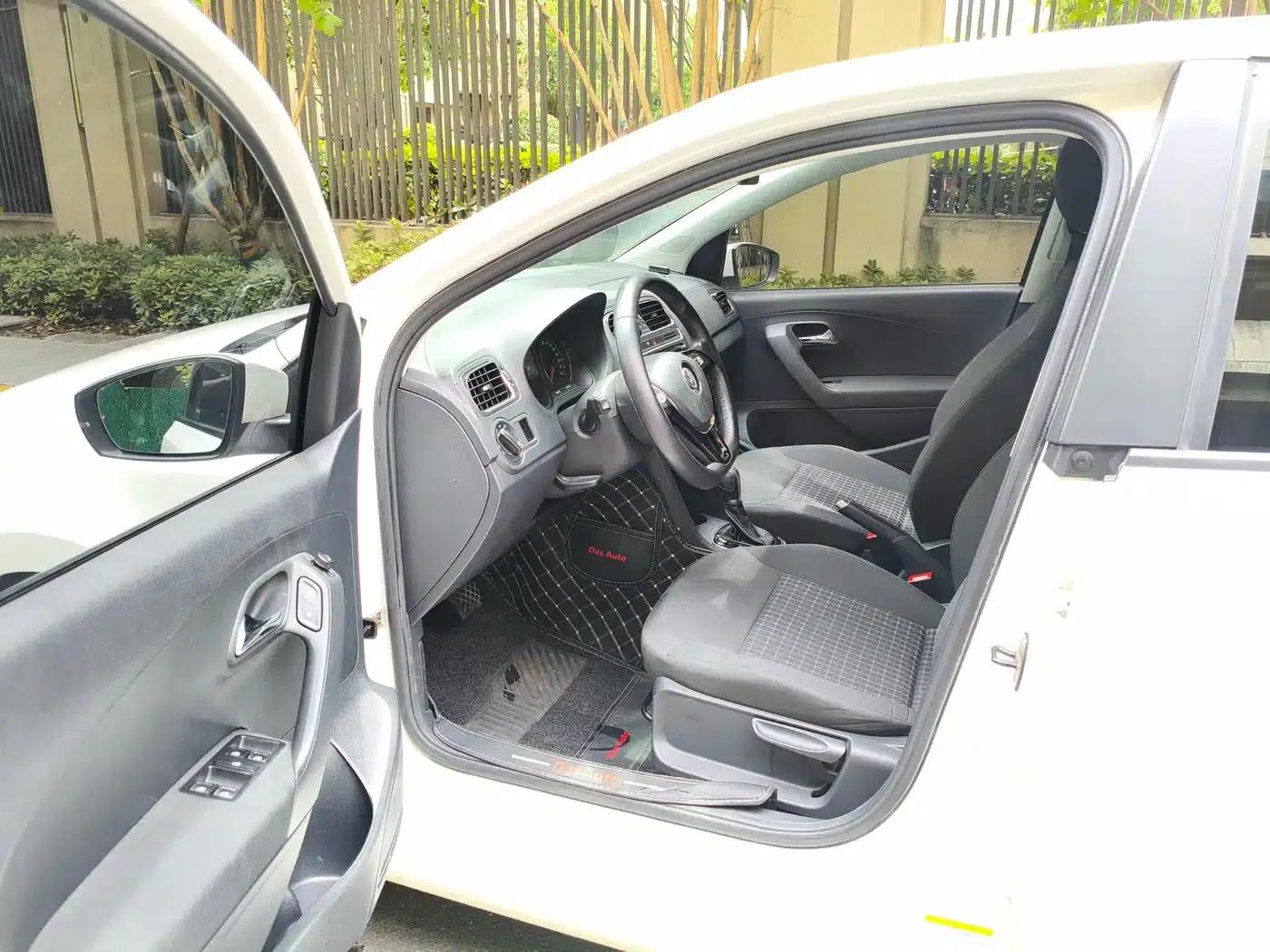 2016 Polo 1.6L Automatic Comfort Model — миниатюра 8