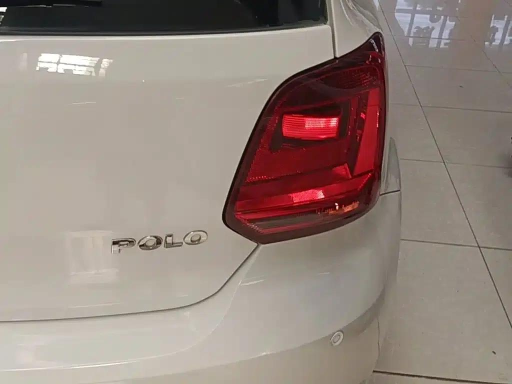 2016 Polo 1.4L Automatic Fashion Edition — миниатюра 8