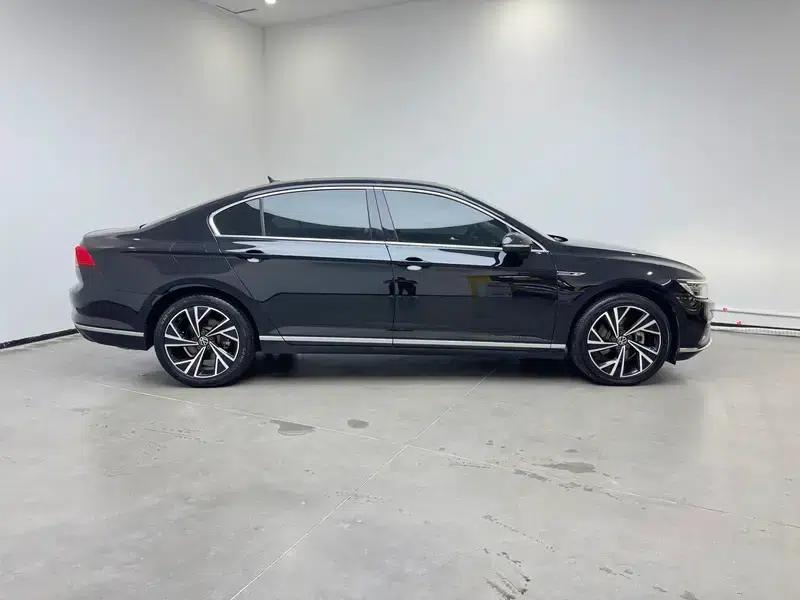 2020 Volkswagen Passat 330TSI DSG Luxury — миниатюра 8
