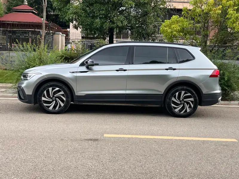 Tiguan L 2022 330TSI Automatic 2WD Comfort Edition — миниатюра 4