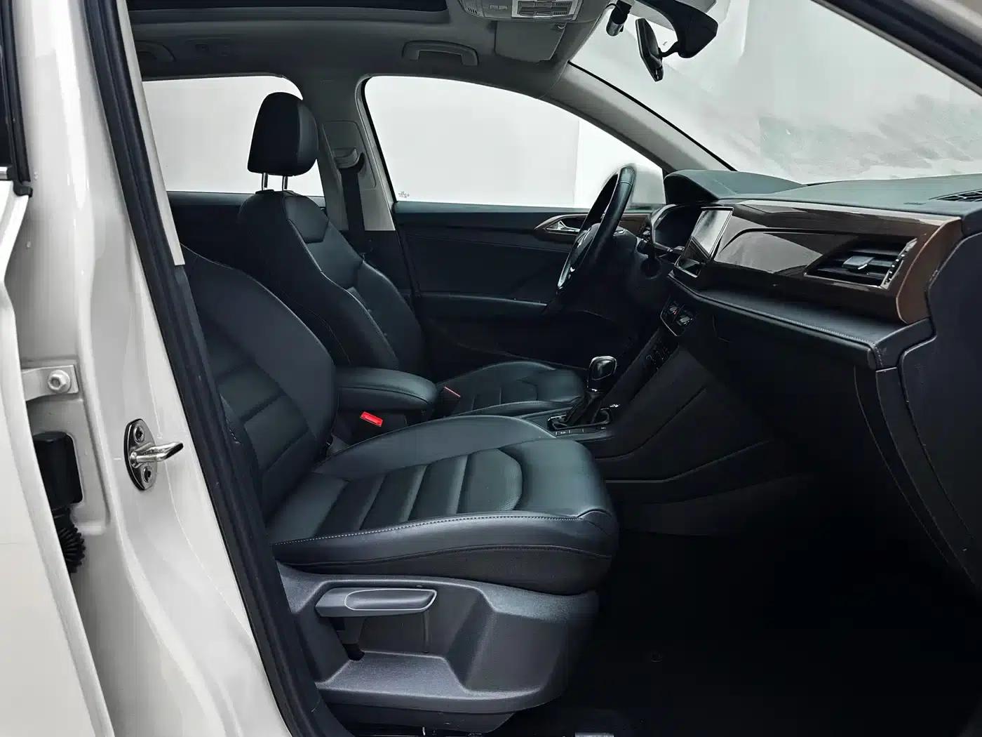 Tharu 2021 280TSI 2WD Luxury Edition PLUS — миниатюра 16