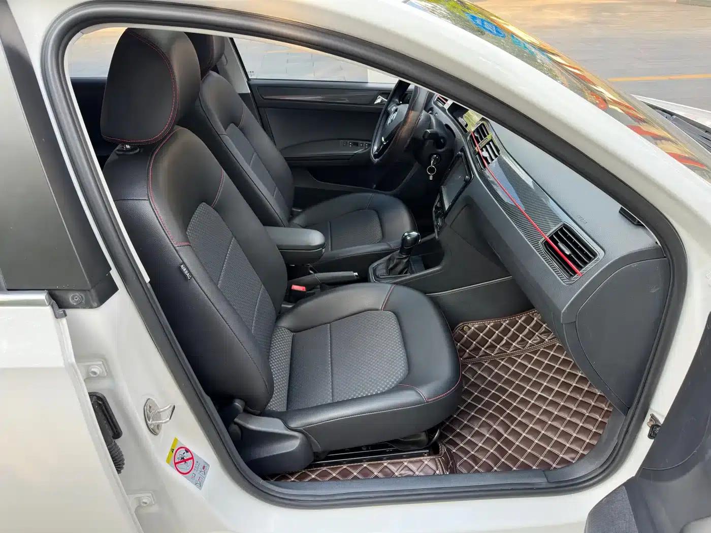 Santana 2017 Gran Lavida 1.6L Automatic Comfort Edition — миниатюра 20
