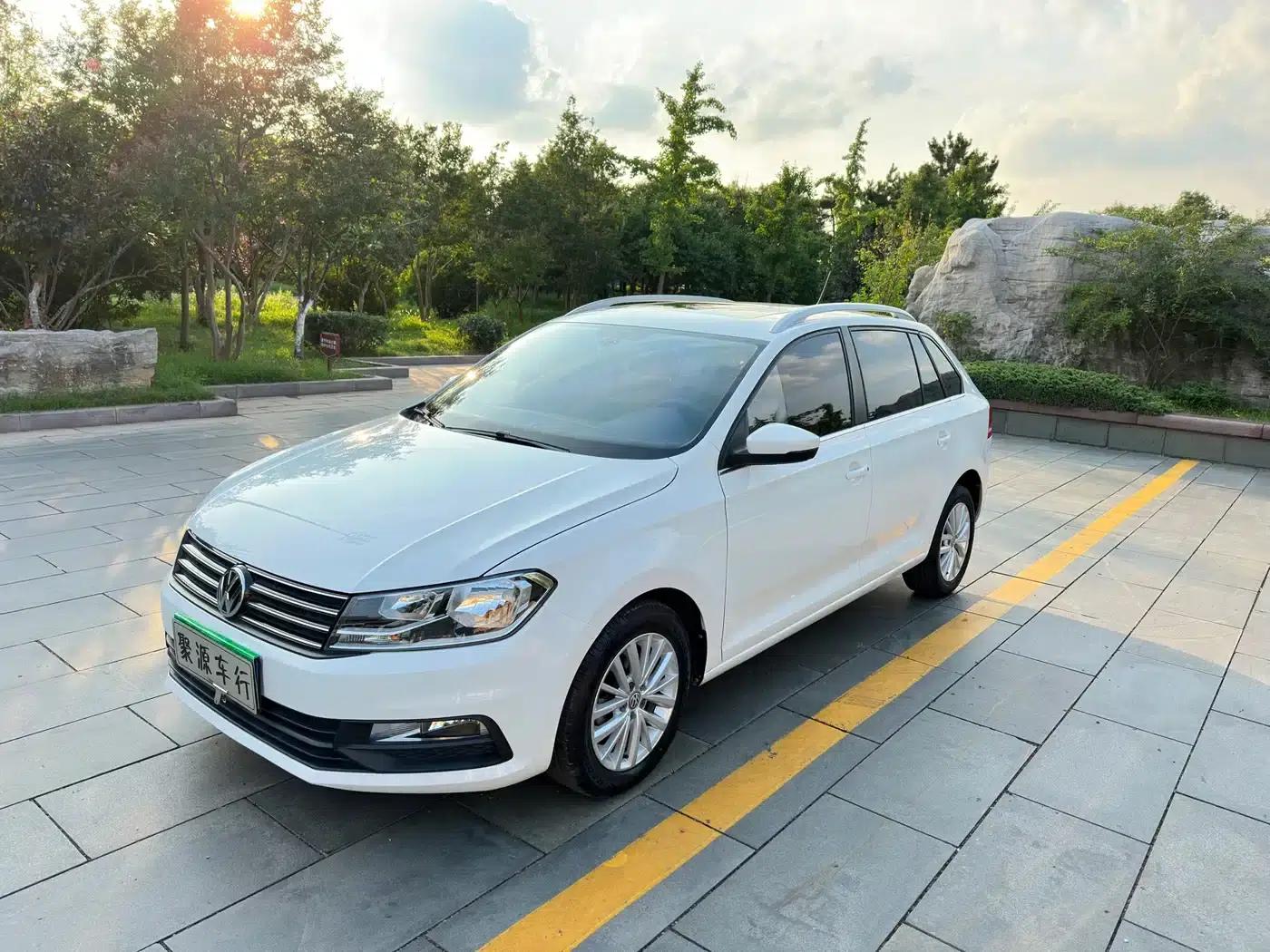 Santana 2017 Gran Lavida 1.6L Automatic Comfort Edition — миниатюра 3