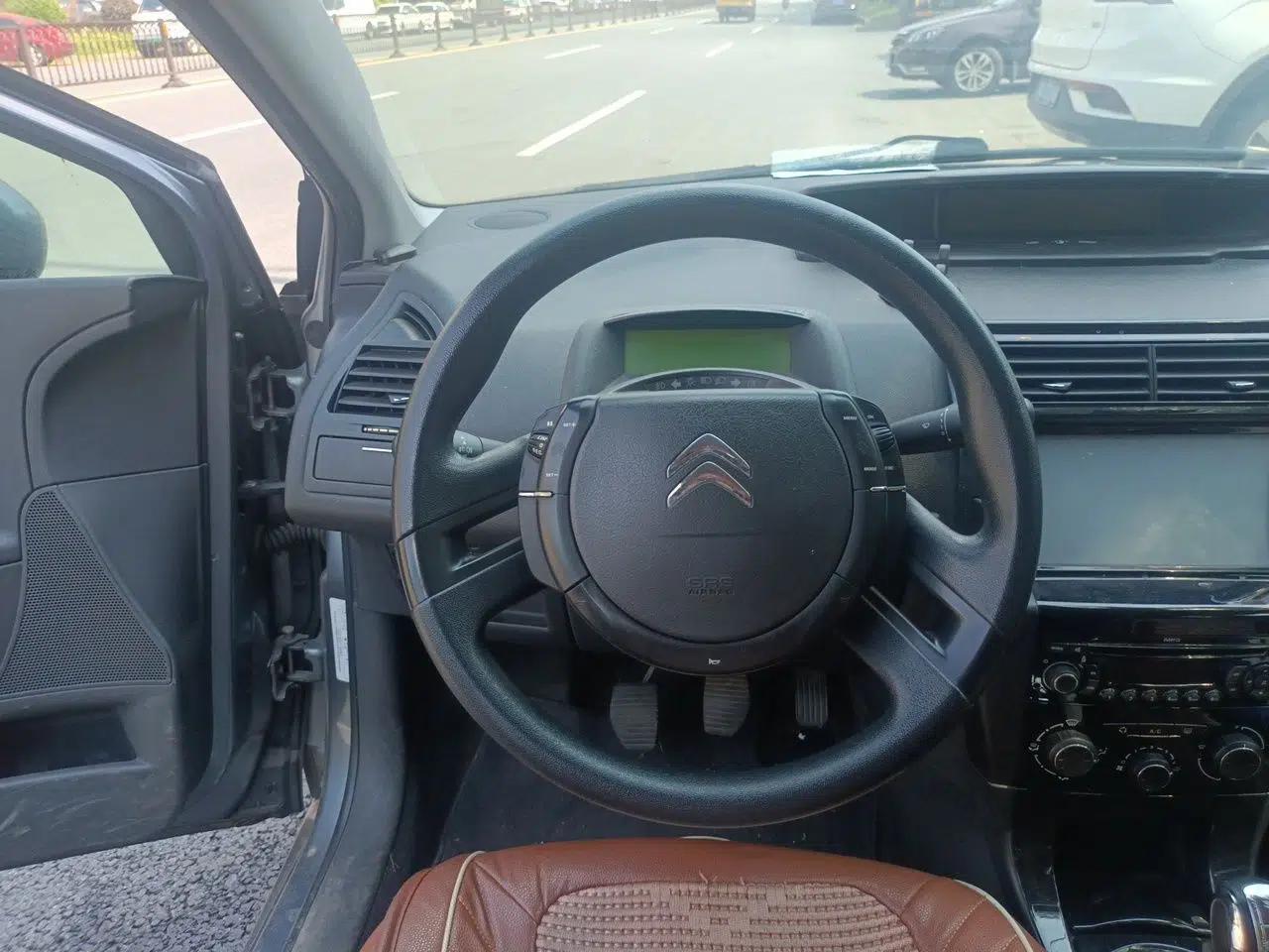 Citroen C-Quatre 2014 VTS Version 1.6L Manual - Premium Model — миниатюра 10