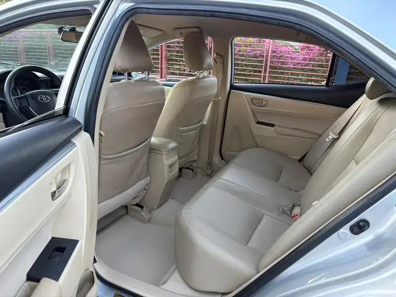 2014 Corolla 1.6L CVT GL — миниатюра 17