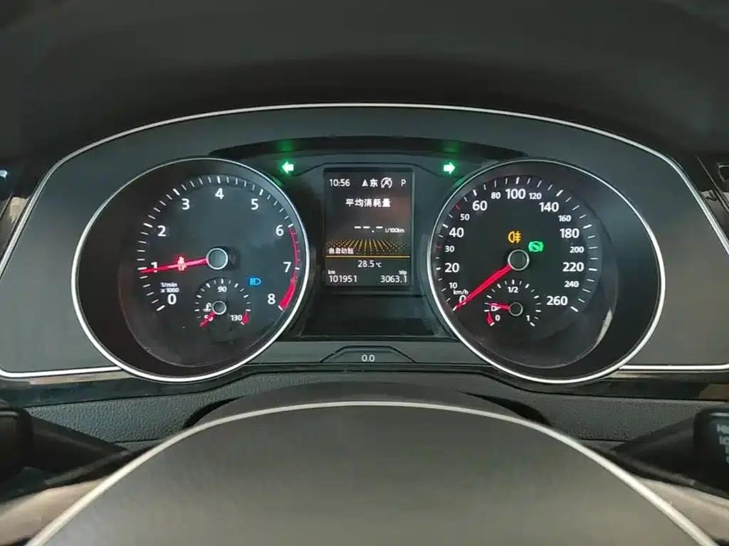 Passat Variant 2018 380TSI 2WD Comfortline — миниатюра 12