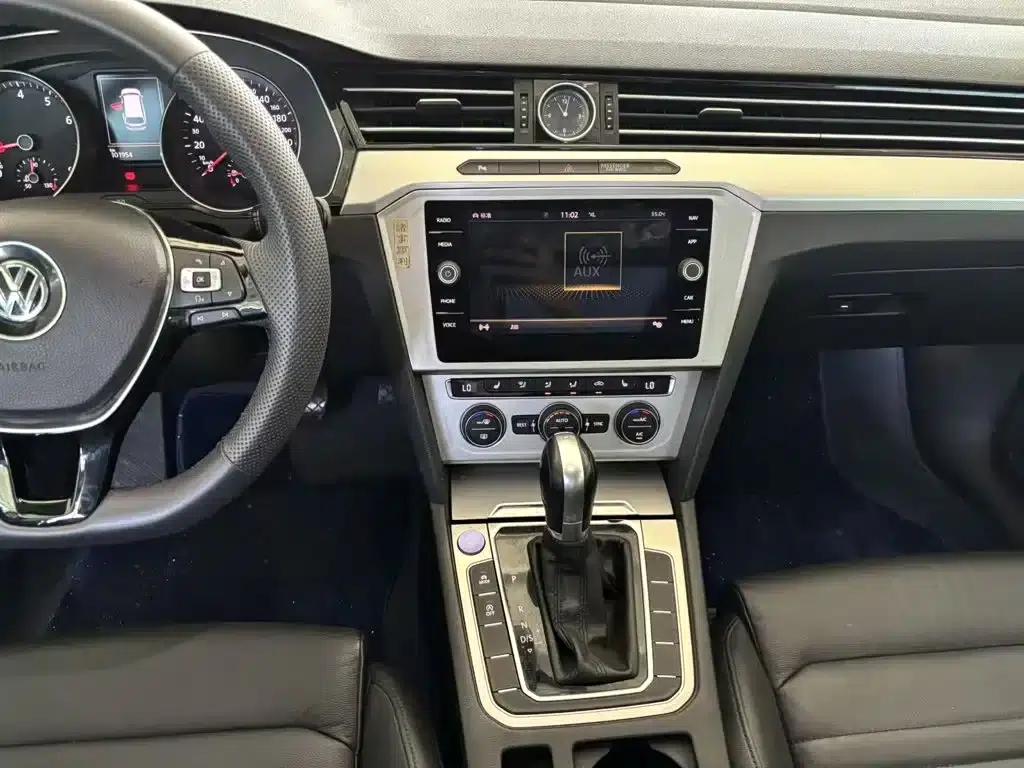 Passat Variant 2018 380TSI 2WD Comfortline — миниатюра 13