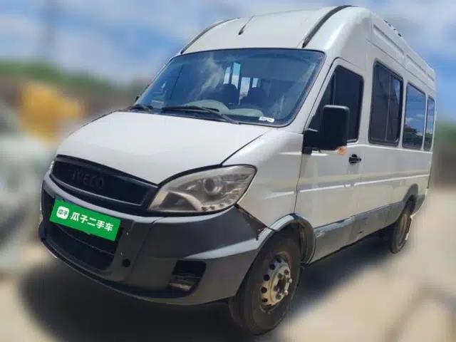 Iveco Power Daily 2017 3.0T Prestige A37 High-Roof 6-7 Seater F1CE34818
