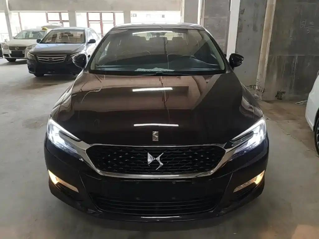 DS 5LS 2014 1.8L Automatic Comfort Edition VTi140 — миниатюра 3