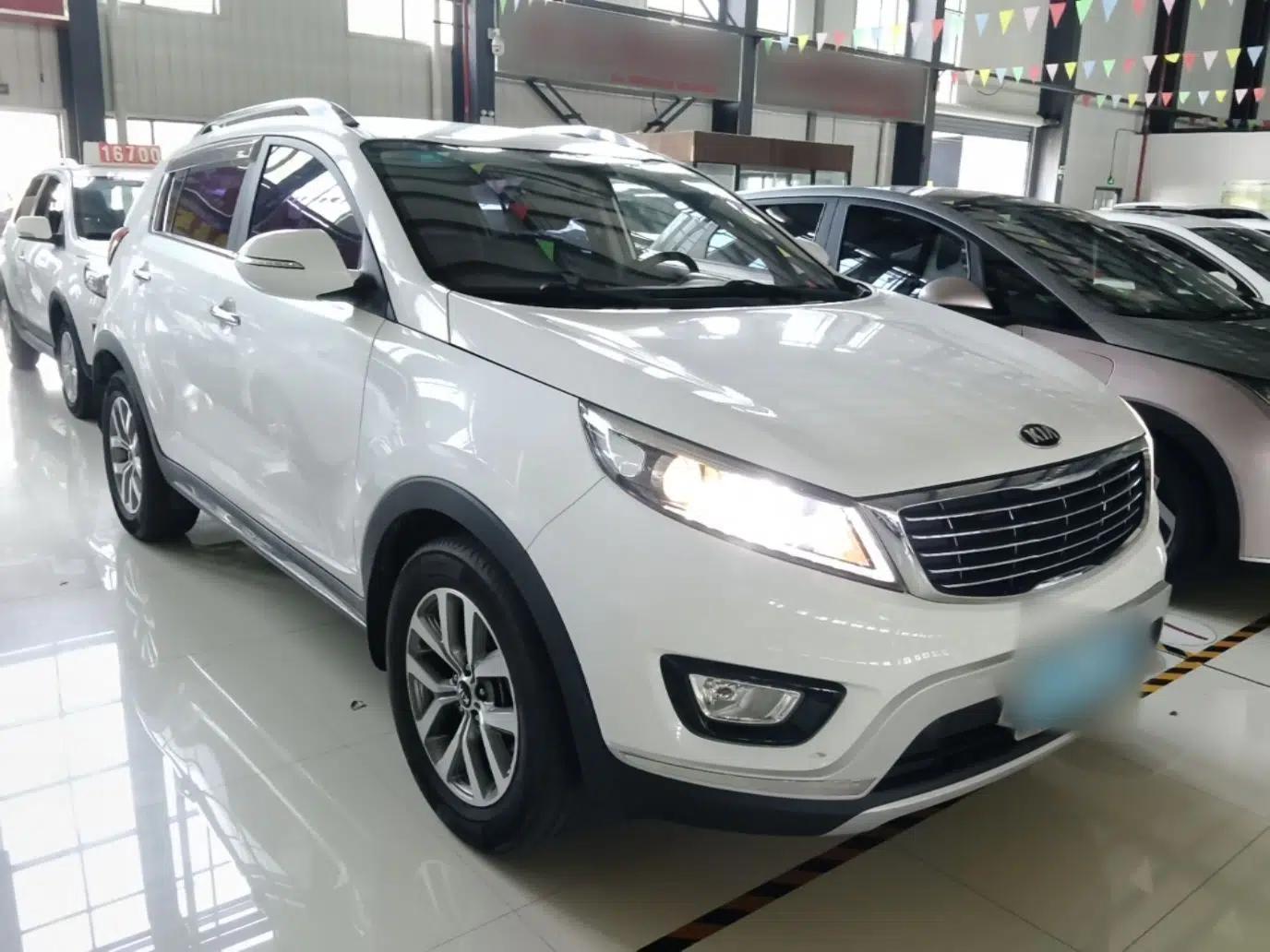 Kia Sportage R 2015 2.0L Automatic Two-Wheel Drive GLS — миниатюра 3