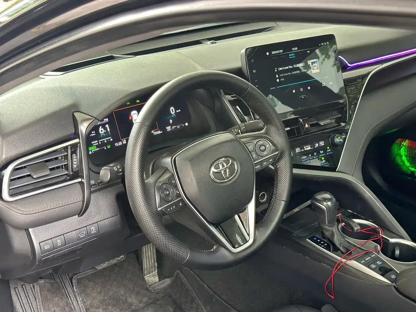 Camry 2021 Hybrid 2.5HG Luxury Edition — миниатюра 3
