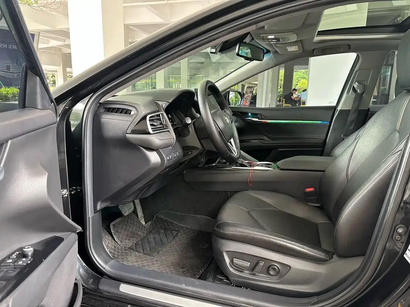 Camry 2021 Hybrid 2.5HG Luxury Edition — миниатюра 4