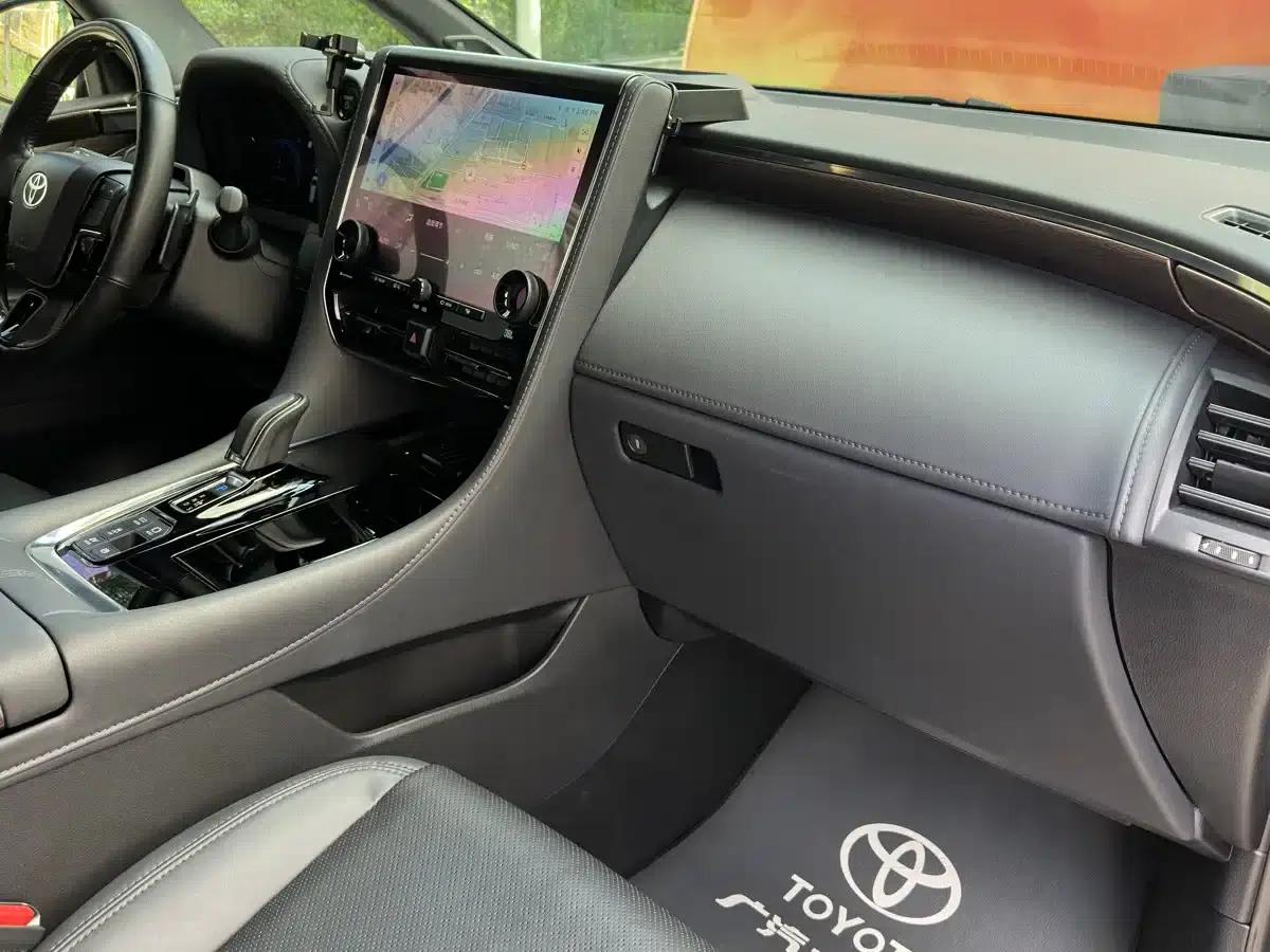 2024 Alphard Hybrid 2.5L Premium Edition — миниатюра 12