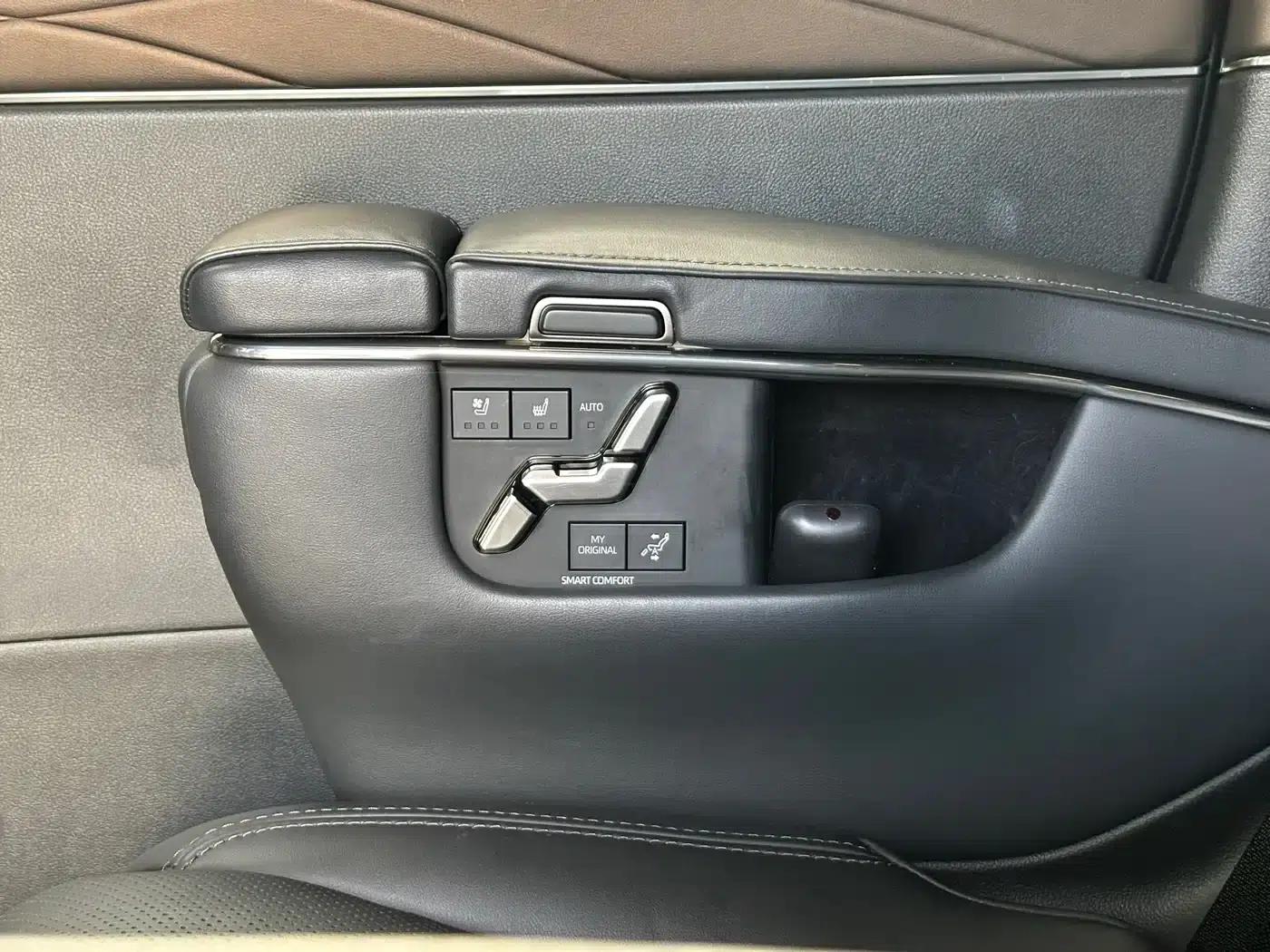 2024 Alphard Hybrid 2.5L Premium Edition — миниатюра 20