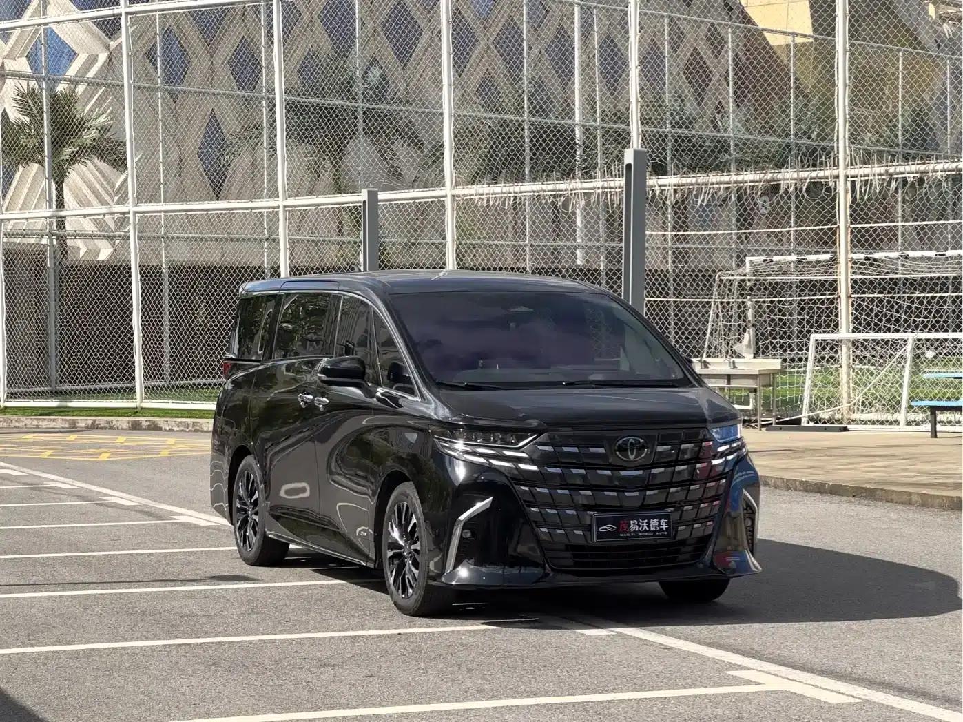 2024 Alphard Hybrid 2.5L Premium Edition — миниатюра 3