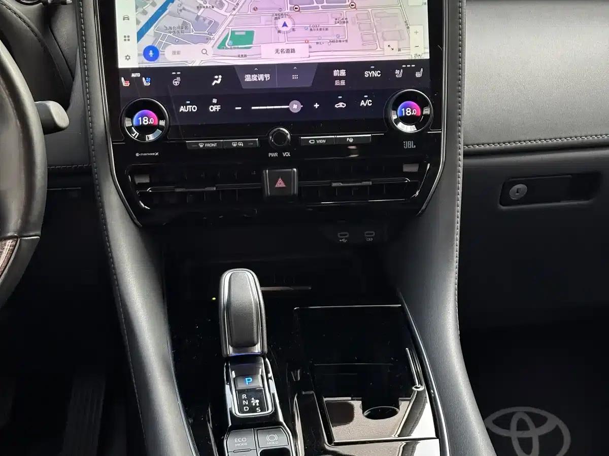 2024 Alphard Hybrid 2.5L Premium Edition — миниатюра 24
