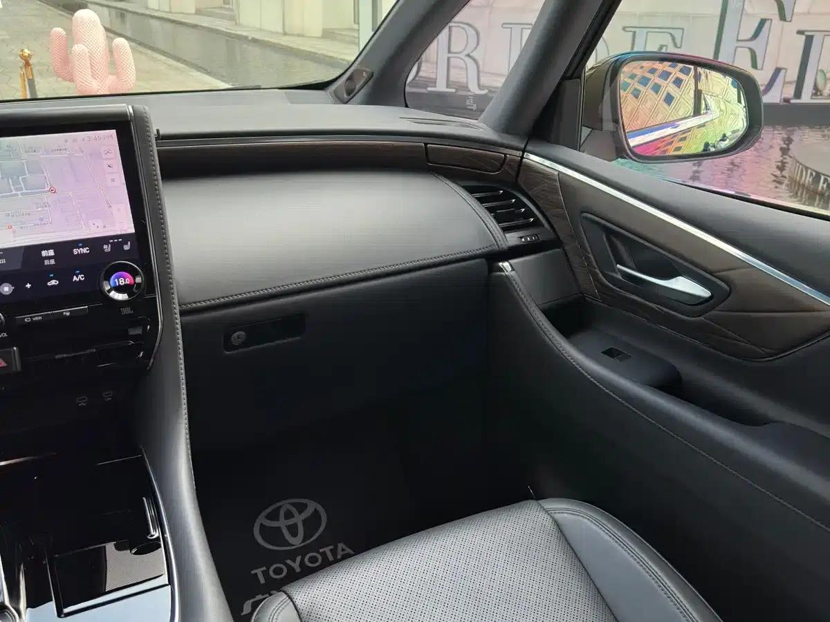 2024 Alphard Hybrid 2.5L Premium Edition — миниатюра 25