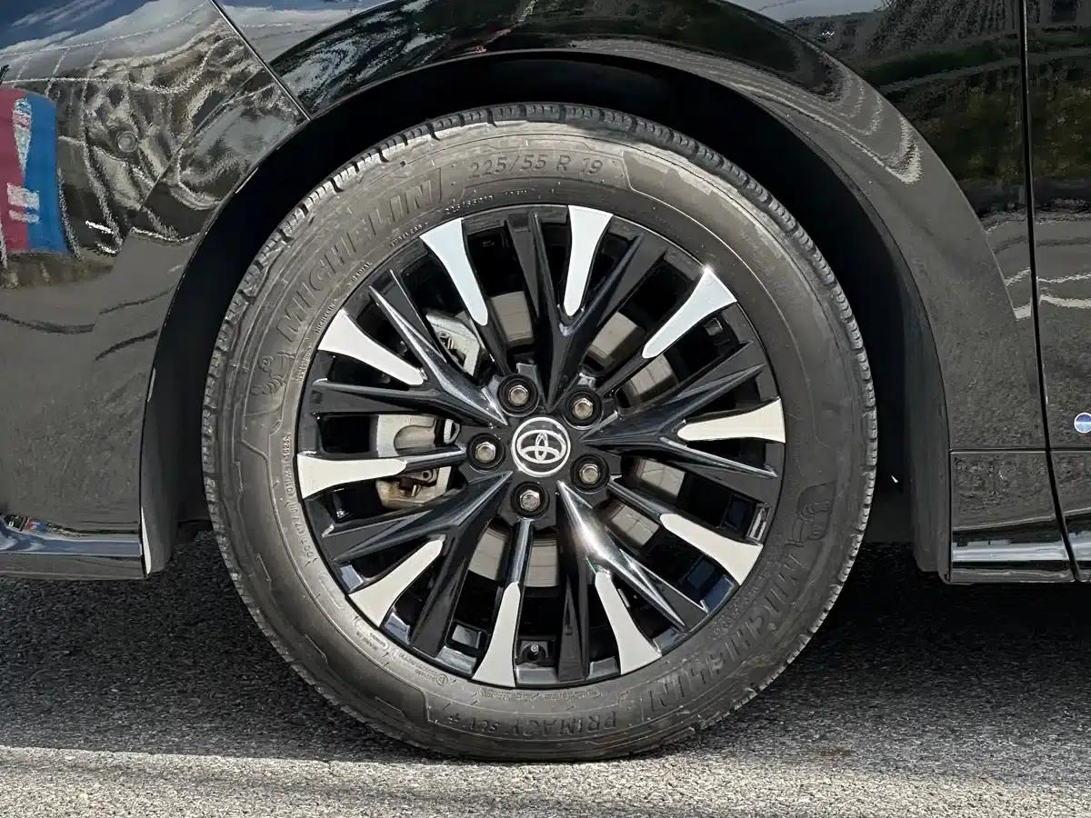 2024 Alphard Hybrid 2.5L Premium Edition — миниатюра 8