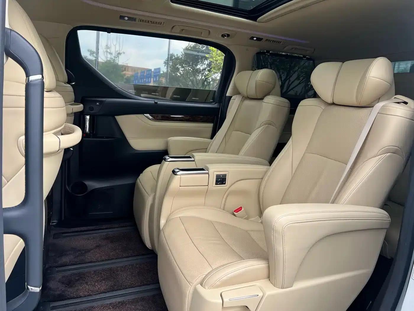 2018 Alphard Facelift 3.5L Luxury Edition — миниатюра 3