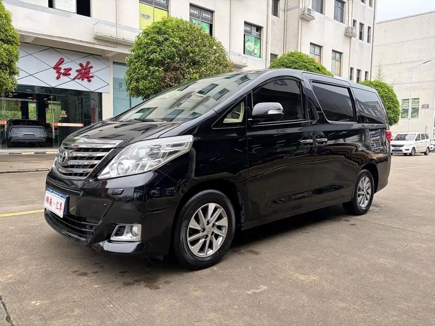 2012 Alphard 3.5L Luxury Edition — миниатюра 1