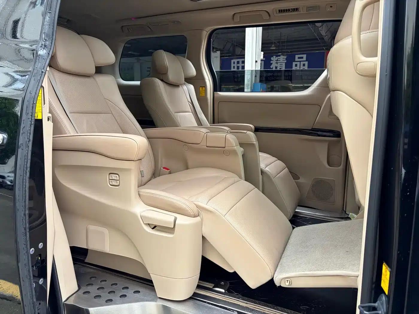 2012 Alphard 3.5L Luxury Edition — миниатюра 11