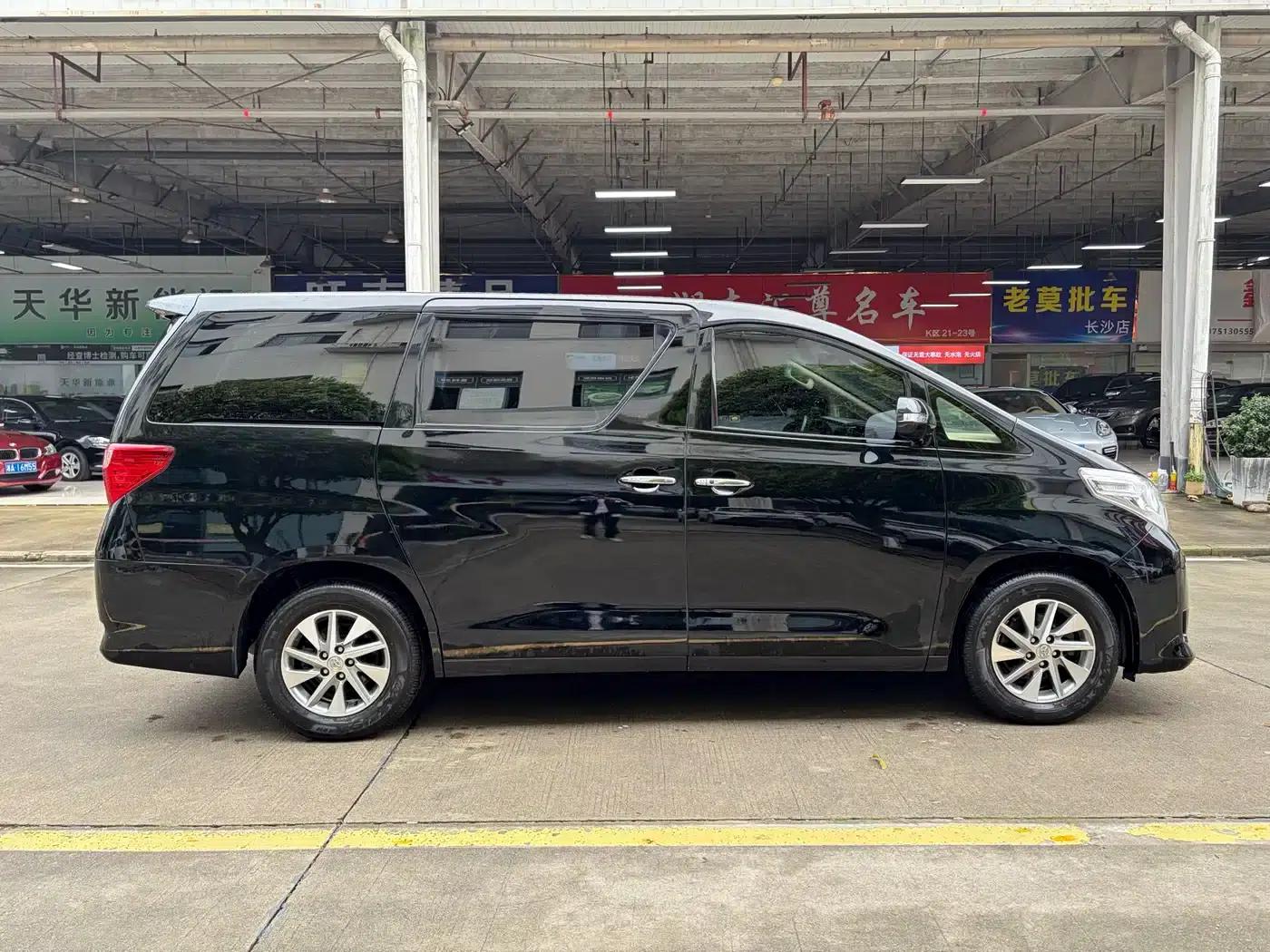 2012 Alphard 3.5L Luxury Edition — миниатюра 16